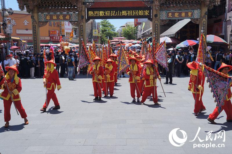 �q�|�W�����t ����t��