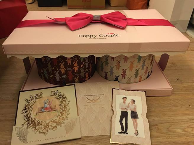 陈晓陈妍希婚礼喜帖曝光 一对小兔子相依偎