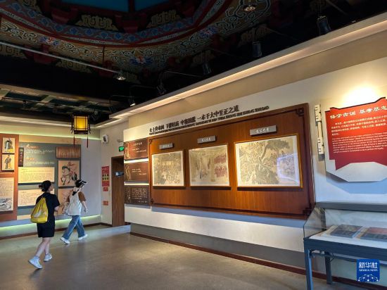 2025年7月1日,观众在安徽省合肥市包公园参观。新华社记者 吕岩昊 摄