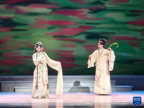 1月14日,演员在排练《牡丹亭》。新华社记者 王承昊 摄