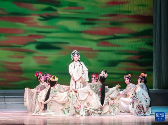 1月14日,演员在排练《牡丹亭》。新华社记者 王承昊 摄